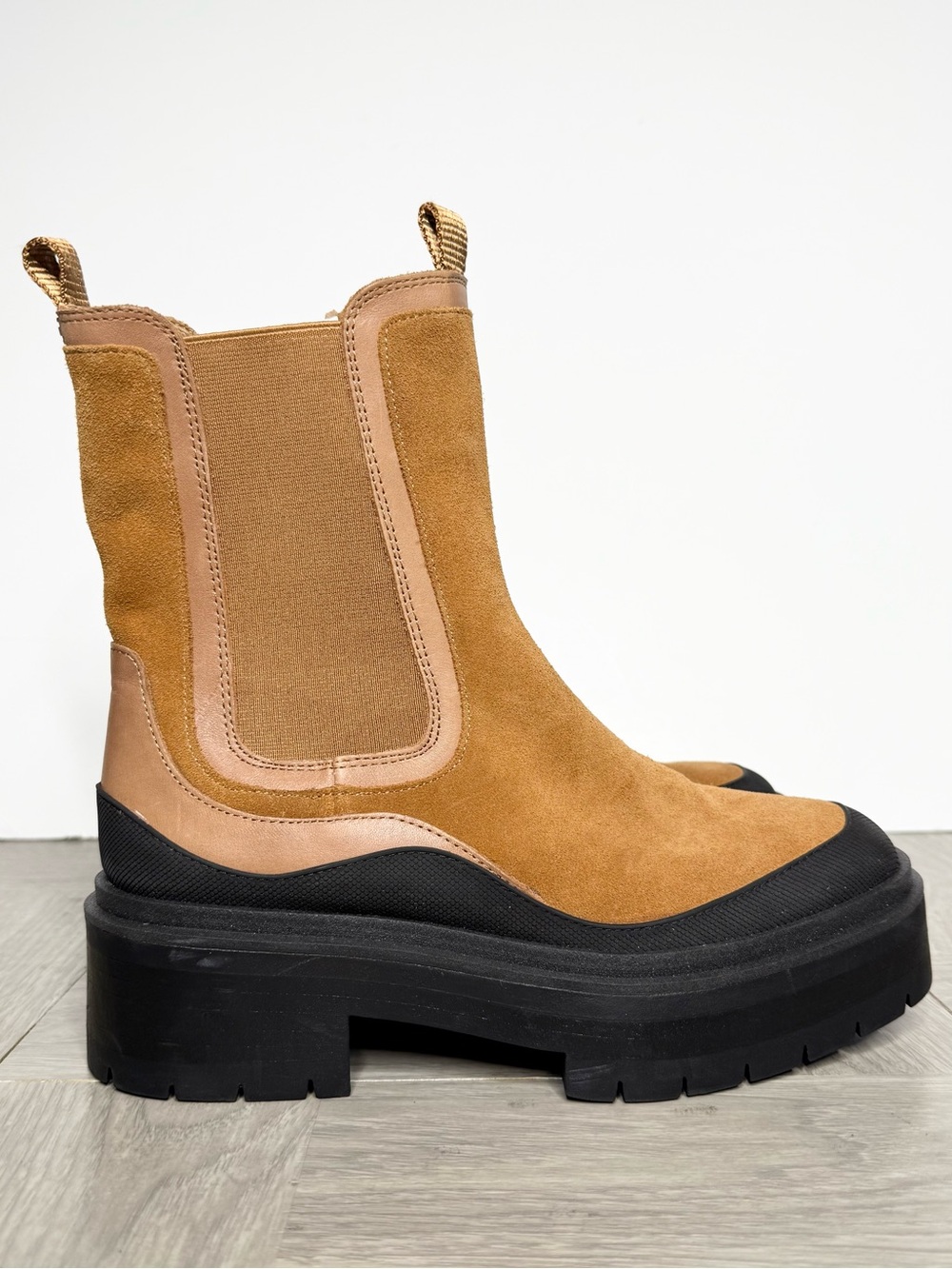Sam Edelman Lulia Brown Chelsea Lug Sole Boot 7 1/2